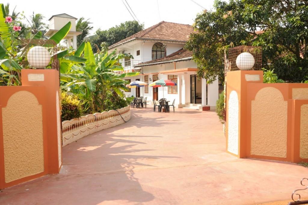 Sai Holiday Inn Jaffna Exterior photo